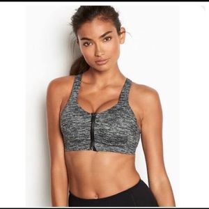 NWOT Victoria’s Secret Knockout Sports Bra